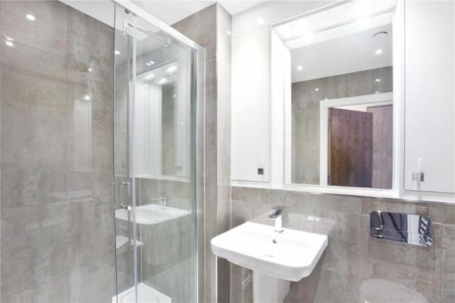 2 bed Apartment to rent Image 4