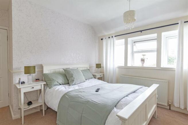 Bedroom 1-2.jpg