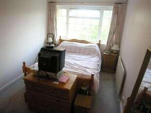 BEDROOM 1: