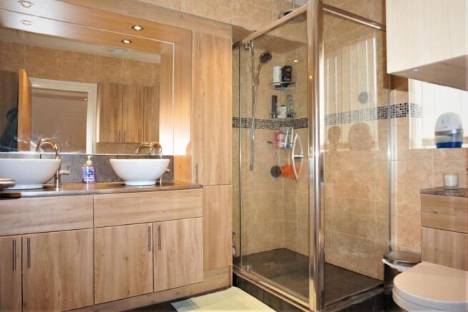 Master En-suite