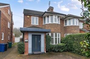 31, Linkside, North Finchley, London N12 7LE