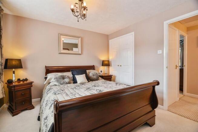 3 bed Detached for sale Image 9