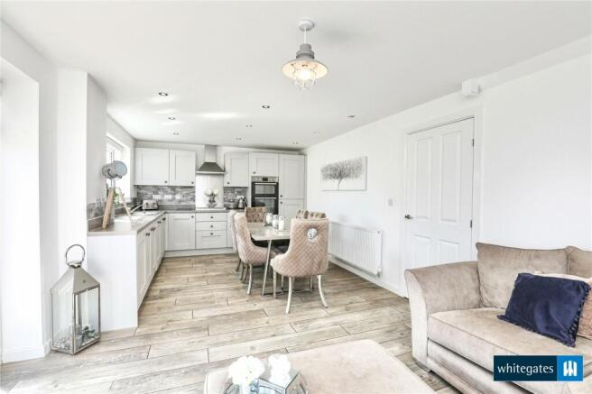 Kitchen/Dining