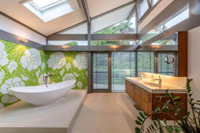 En Suite Bathroom