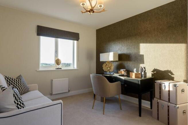 5 bed Detached for sale Image 12