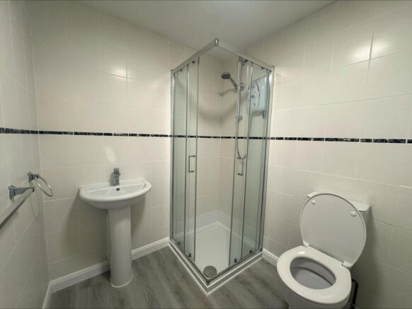 1 bed Flat to rent Image 5