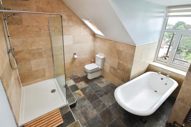 2 bed Flat for sale Image 7