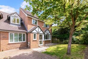 11, Bluegates, Epsom KT17 2SA