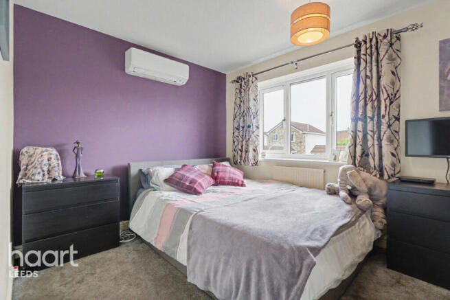 3 bed Semi-Detached for sale Image 6