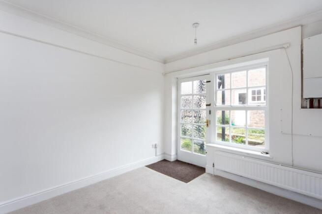 2 bed Apartment for sale Image 4