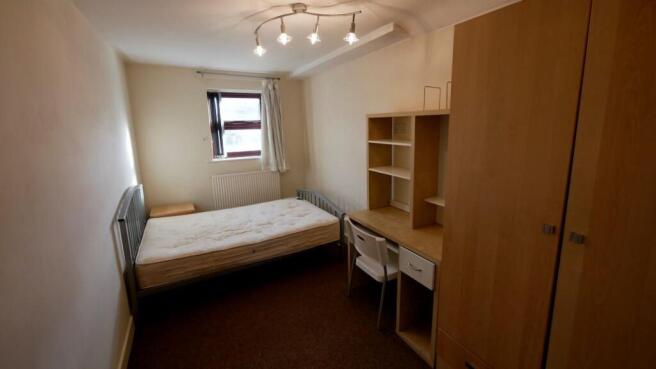 3 bed Apartment to rent Image 7