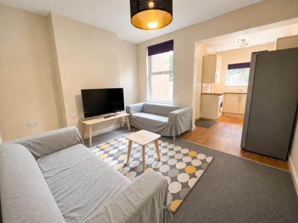 3 bed House Share to rent in nether edge