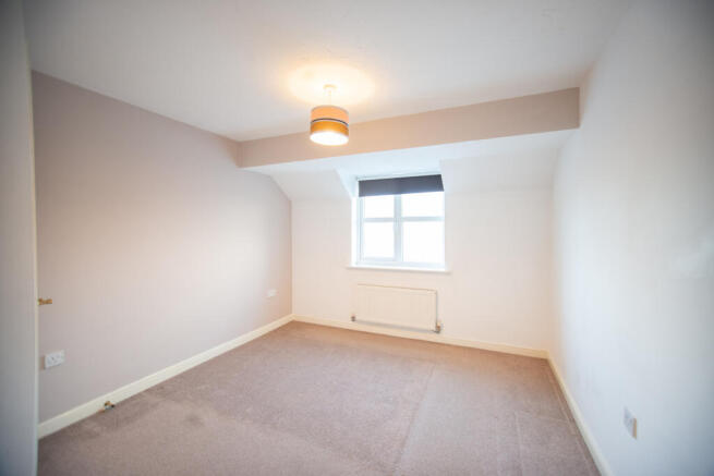 2 bed Semi-Detached to rent Image 8