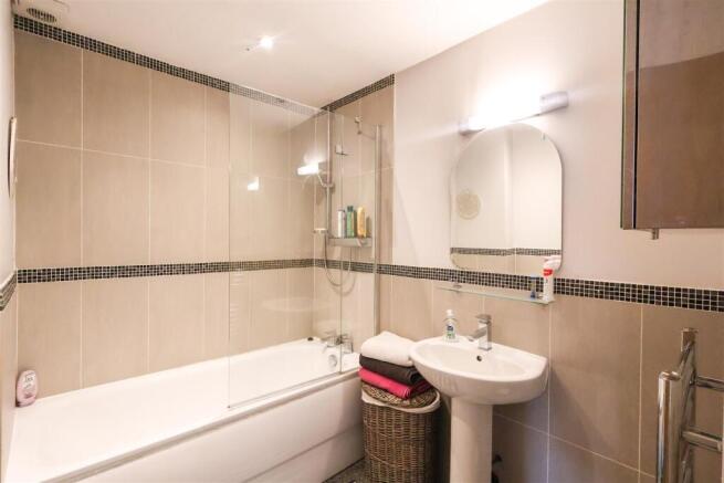 3 bed Terraced for sale Image 7