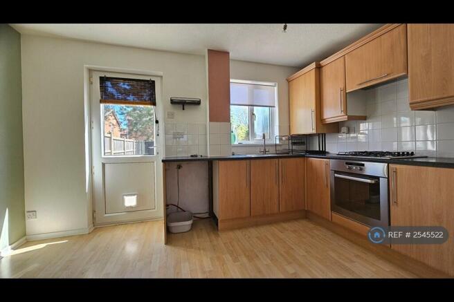 Kitchen- Bulit In Oven, Gas Hob And Extractor Fan