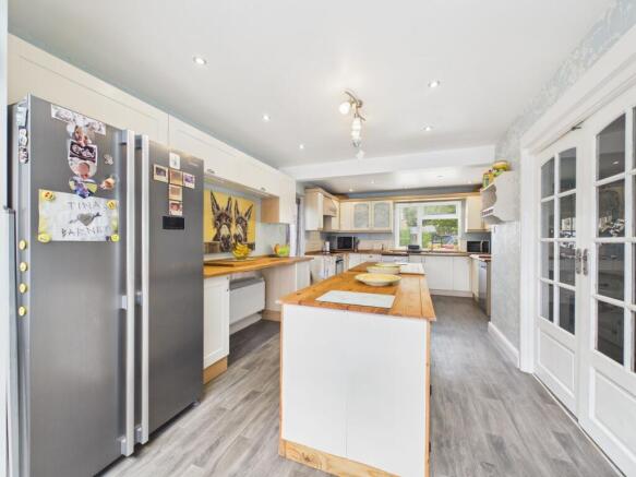 3 bed Semi-Detached for sale Image 7