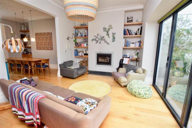 SITTING ROOM