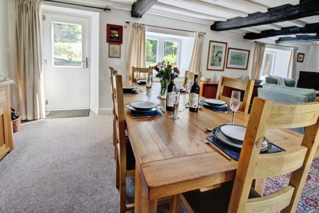 4 bed Detached for sale Image 9