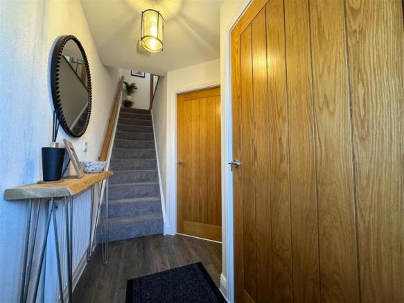 STAIRS RISING TO FIRST FLOOR LANDING