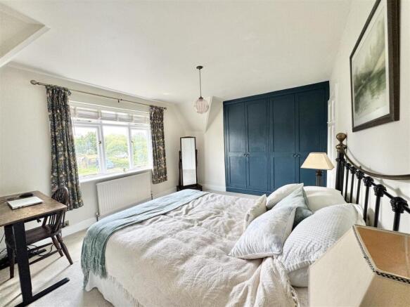 BEDROOM 2
