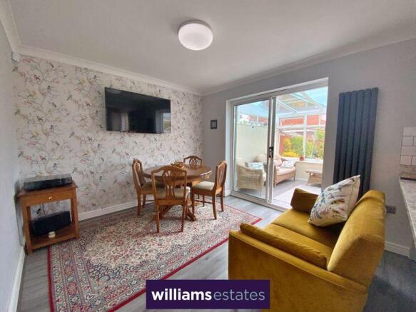 open plan dini...