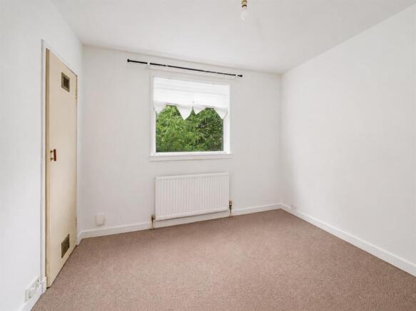 94A Kemnay Gardens Dundee-3.jpg