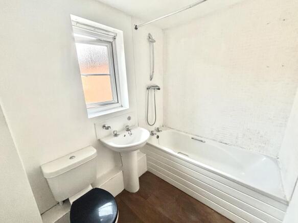 2 bed Apartment to rent Image 7