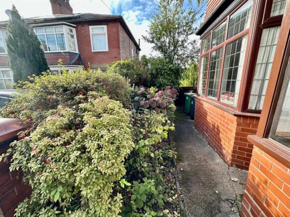 WhatsApp Image 2025-10-06 at 12.02.46_bd7ecdb7.jpg