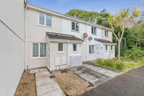 Doubletrees Court, Par, PL24