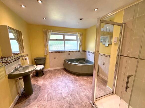 3 bed Bungalow to rent Image 5