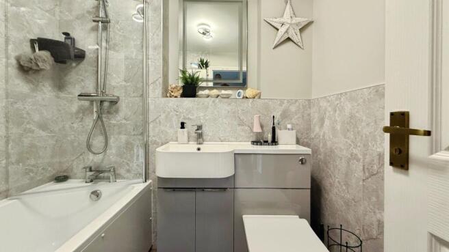 2 bed Town House for sale Image 7