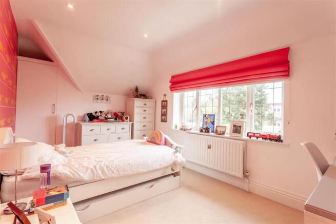Bedroom vi (1 of 1).jpg