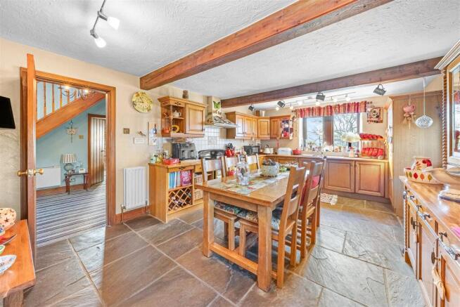 4 bed Barn Conversion for sale Image 9