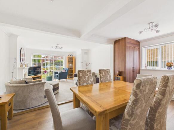 3 bed Semi-Detached for sale Image 6