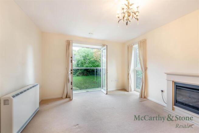 8707001-interior18.jpg
