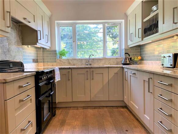 Kitchen/Breakfast Area