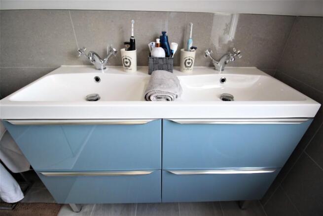 En-suite Sink