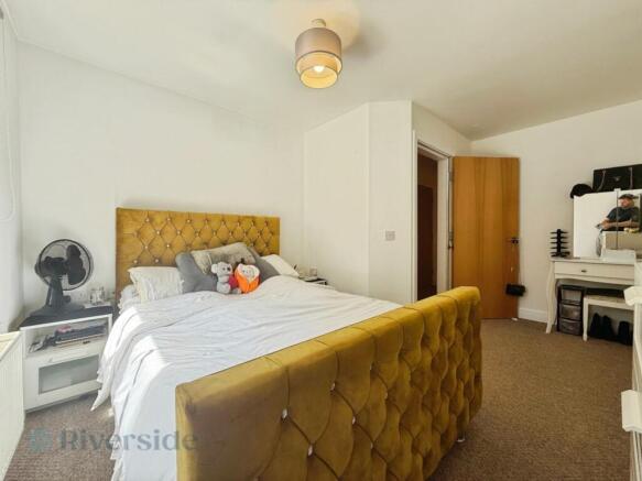 2 bed Apartment for sale Image 5