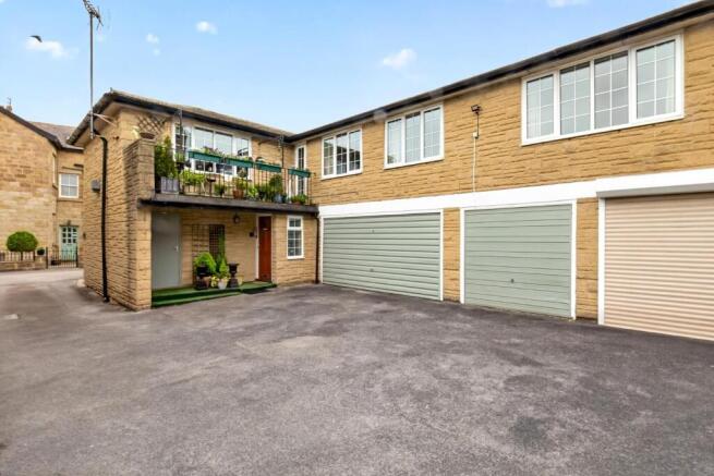 2 bed Apartment for sale Image 12