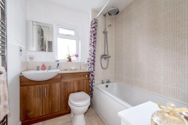 Bath/shower room