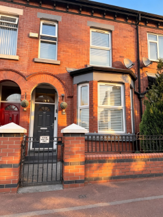 North Road, Manchester, M11