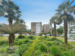 Flat 10, Kipling Court, Paddockhall Road, Haywards Heath RH16 1EX