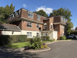 40, Greenacres, North Parade, Horsham RH12 2TA