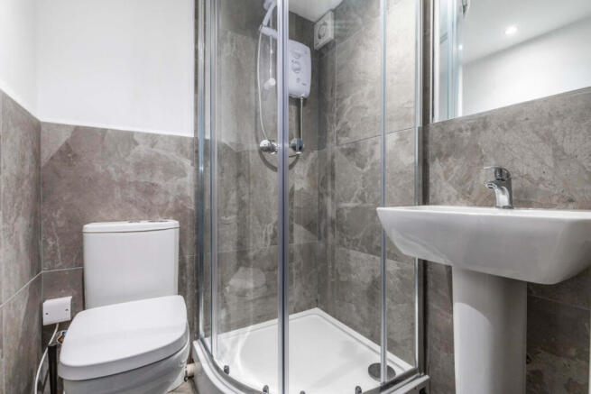 6 bed House to rent Image 11