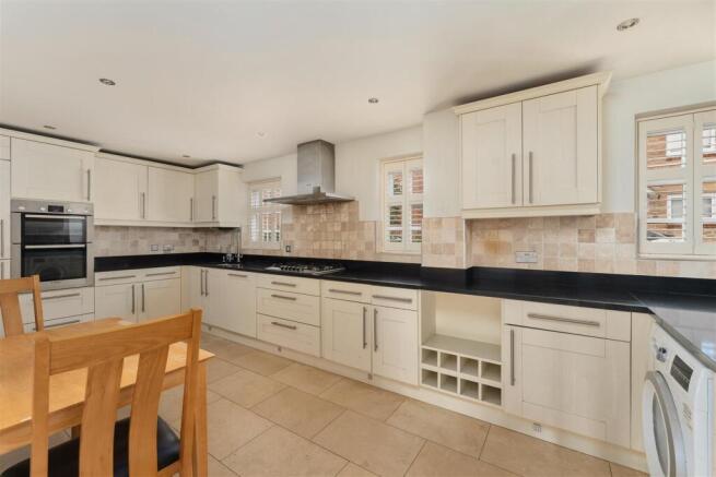 49 Ashmead Road, Banbury-15.jpg
