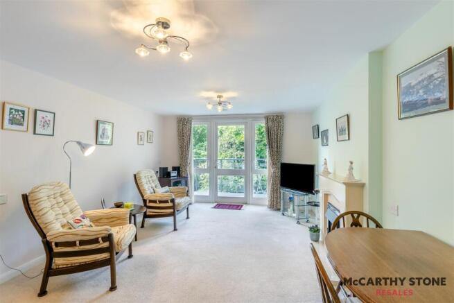 8614238-interior01.jpg