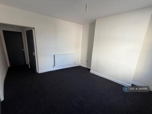 1 bed Flat to rent Image 4