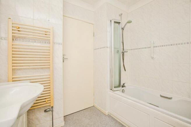 3 bed Detached Bungalow for sale Image 9
