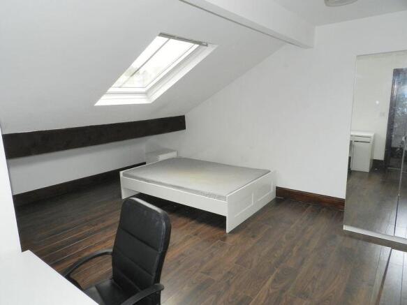 3 bed Flat Share to rent Image 6