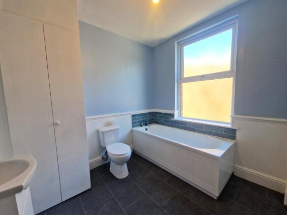 4 bed Terraced for sale Image 4